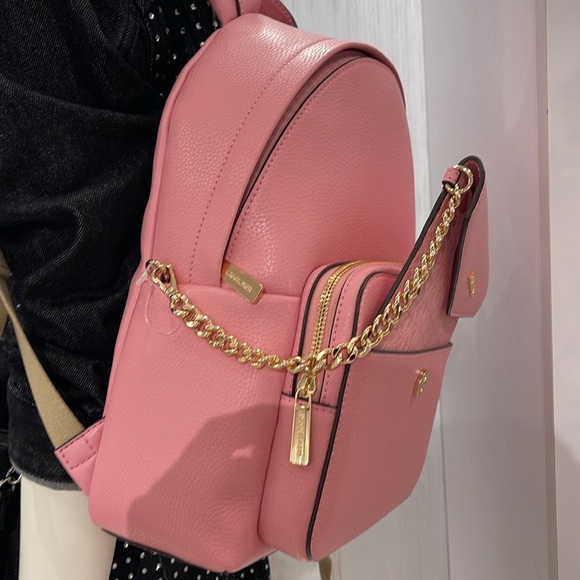 MICHAEL KORS 
Maisie Medium Pebbled Leather 2-in-1 Backpack
Carnation 
NWT - Picture 4 of 16